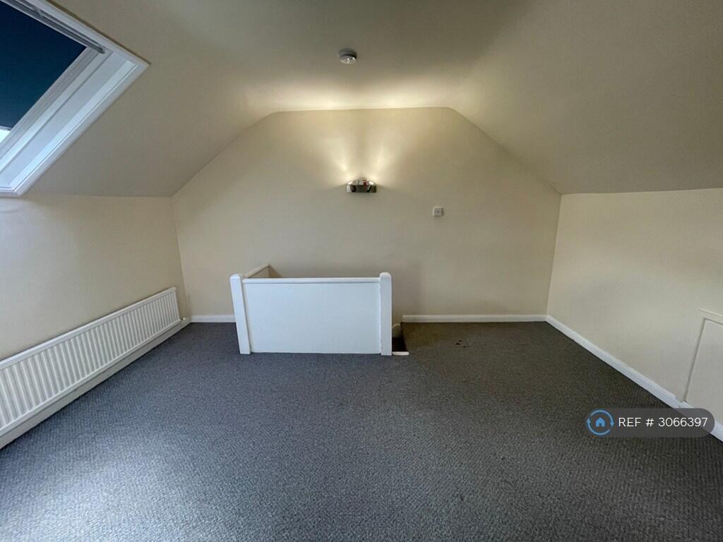 House in Nottingham - View 5