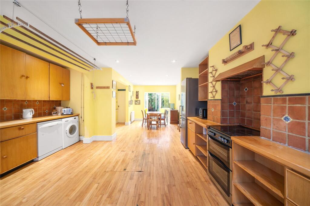 House in London - View 2