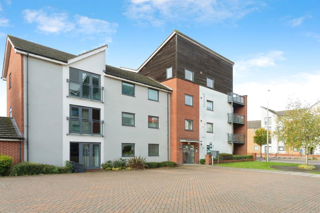 Main image of property: Somerset Walk, Broughton, Milton Keynes, Buckinghamshire, MK10 7BZ