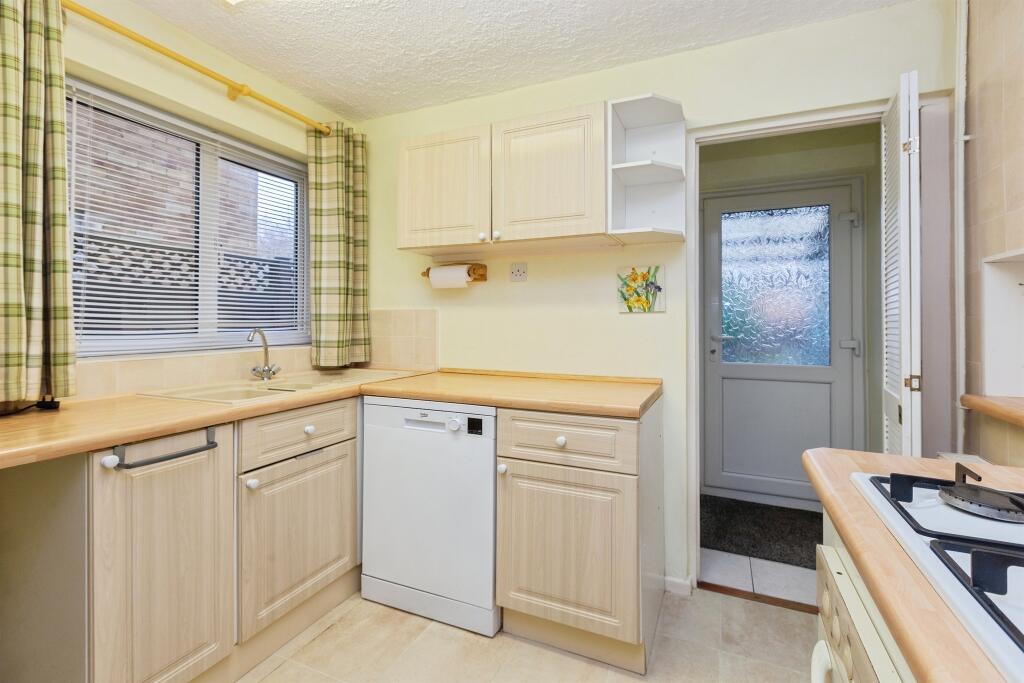 House in Aylesbury, Quarrendon - View 3