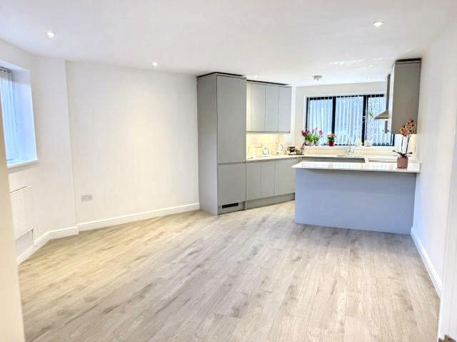 Apartment in Lye Green, Old Town, Chesham - View 3