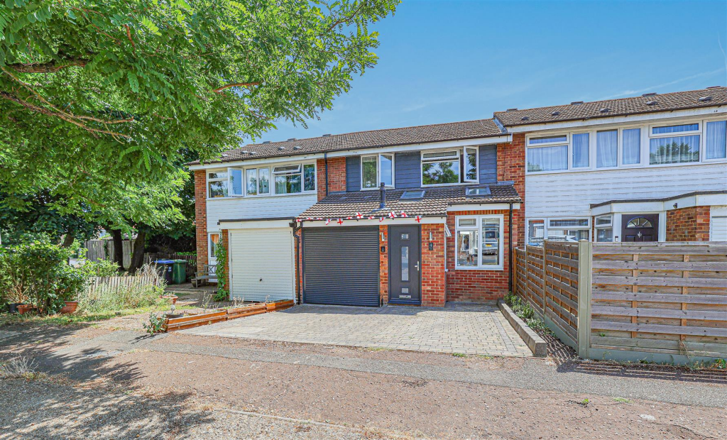 3-bed terraced on Chaucer Walk, Hemel Hempstead, HP2, £435,000