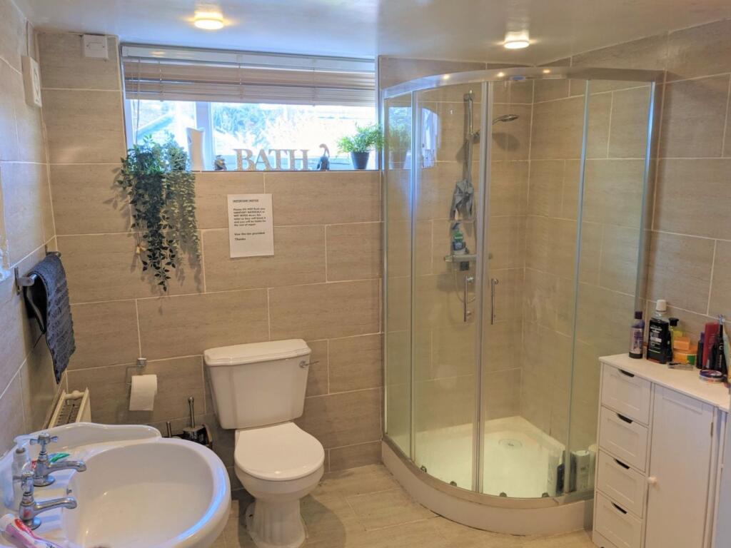 House in Gloucester - View 5