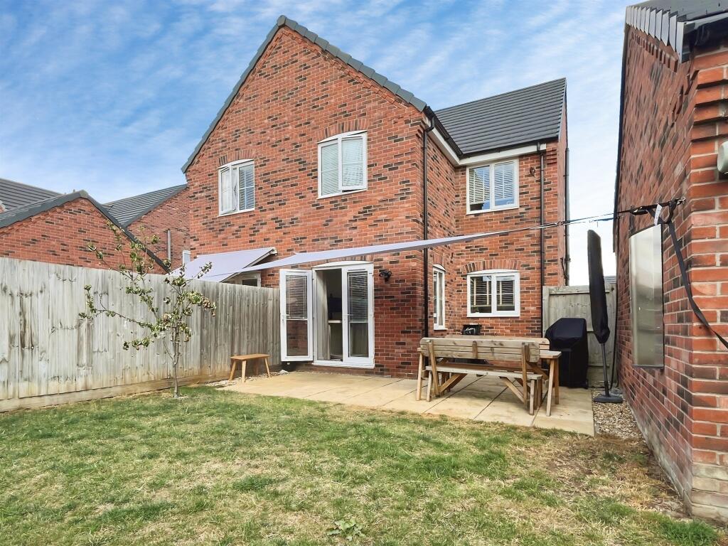 House in South Holland, Crowland - More