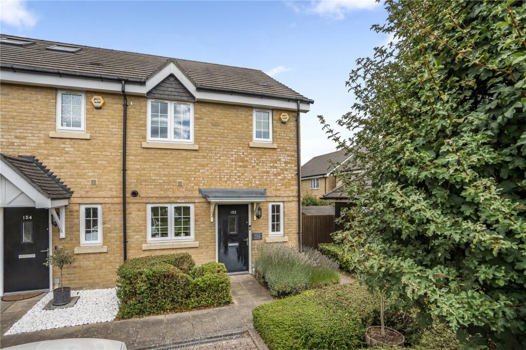 Main image of property: Brookwood Farm Drive, Knaphill, Woking, Surrey, GU21