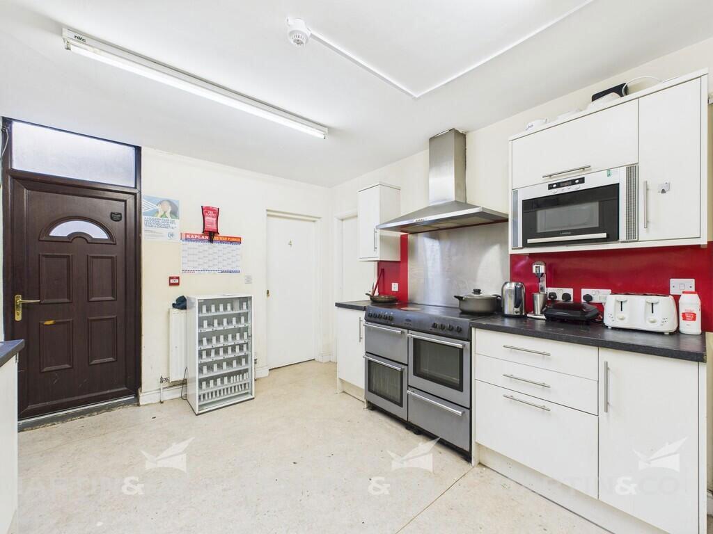House in Doncaster - View 5