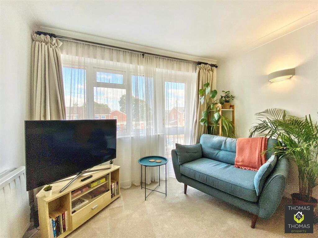Apartment in Gloucester - More