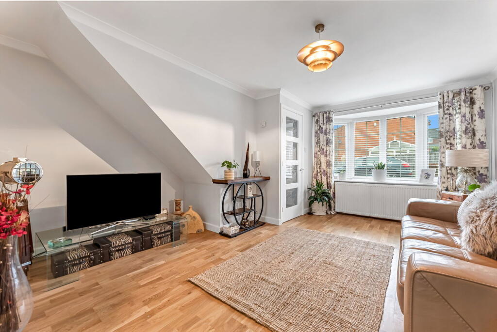 House in Gedling, Nottinghamshire - View 5
