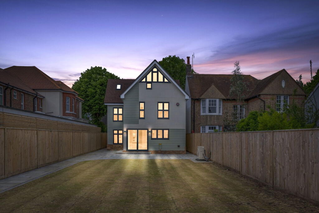 House in Worthing, West Sussex - View 3