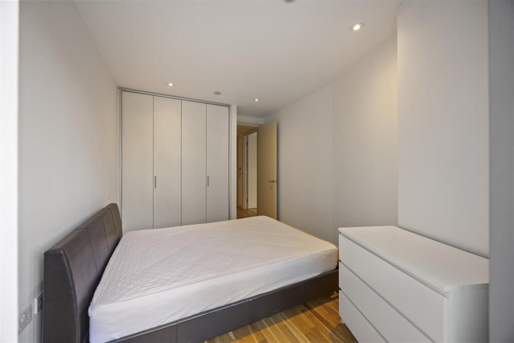 Apartment in London - More