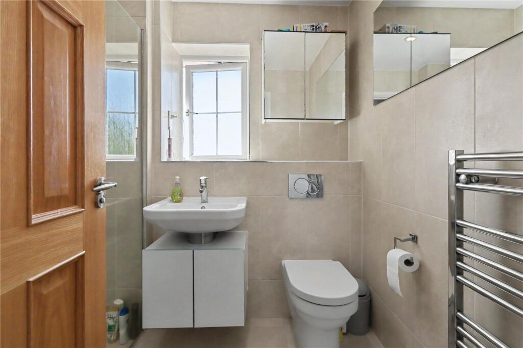 House in Haywards Heath, Upper Bolnore - More