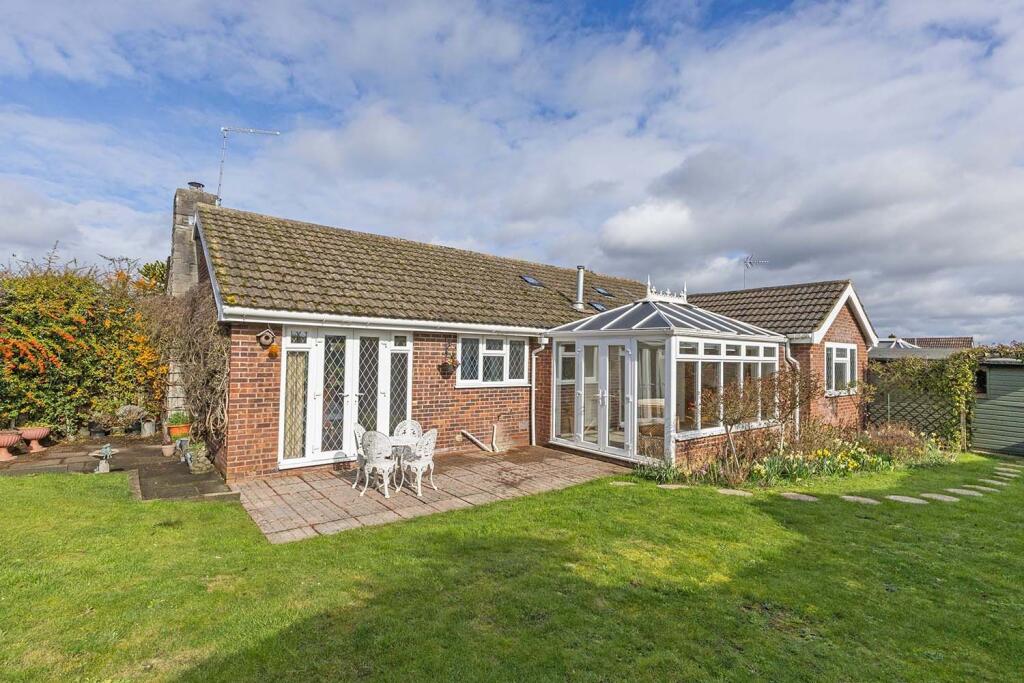 Main image of property: Hungerford Drive, Maidenhead, Berkshire SL6 7UT