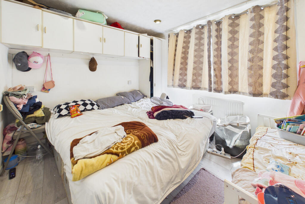 House in Dacorum, The Planets, Highfield - More