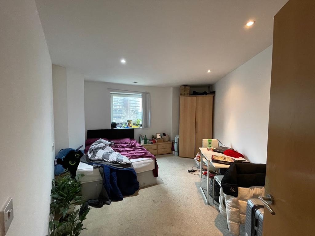 EWS1 Passed, Masshouse Large Corner 2 Bed with Parking and Balcony photo 5