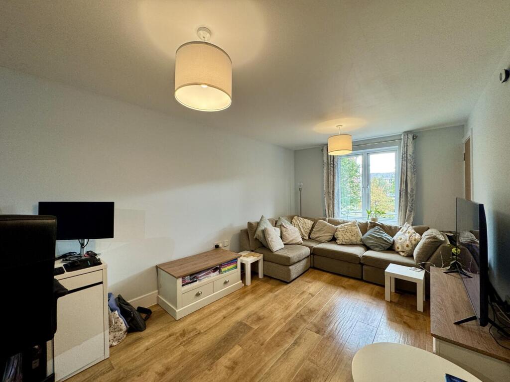House in Maidenhead, Fishery - View 4