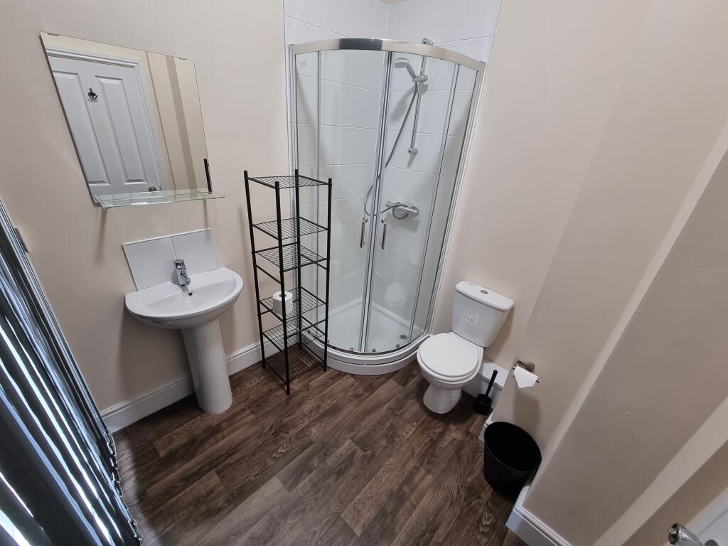 Apartment in Coventry - More