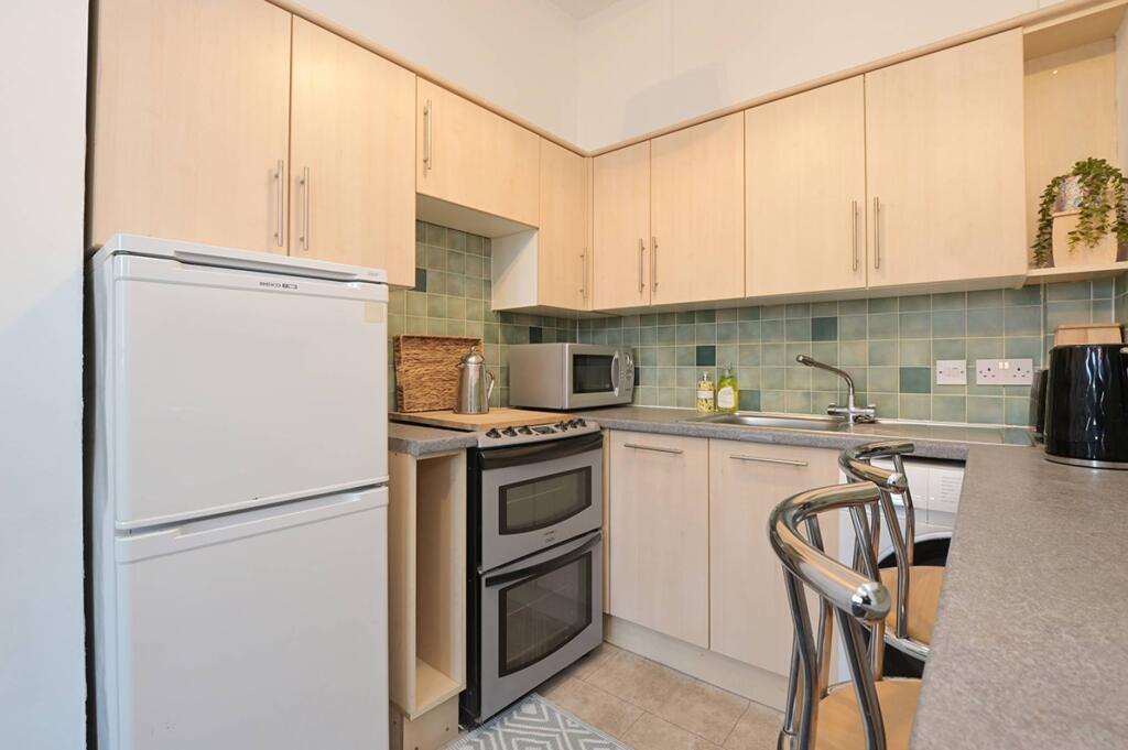 Apartment in Edinburgh, Morningside - View 4