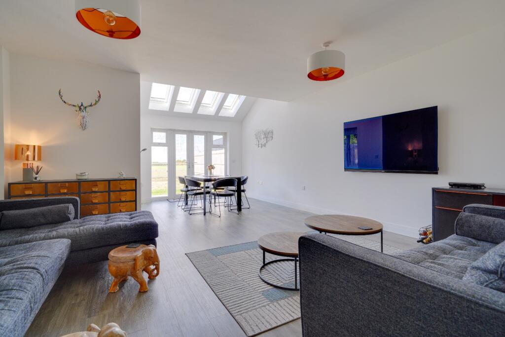 House in Royston, Bassingbourn-cum-Kneesworth - View 5