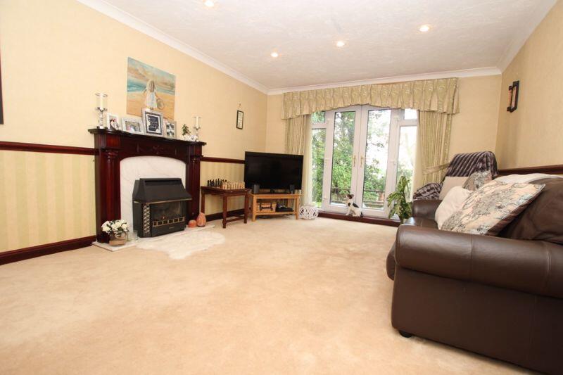 White Brow, Unsworth, Bury, BL9 photo 2