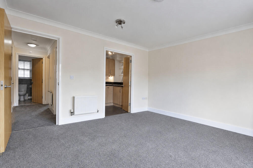 Apartment in Cambridge - View 3