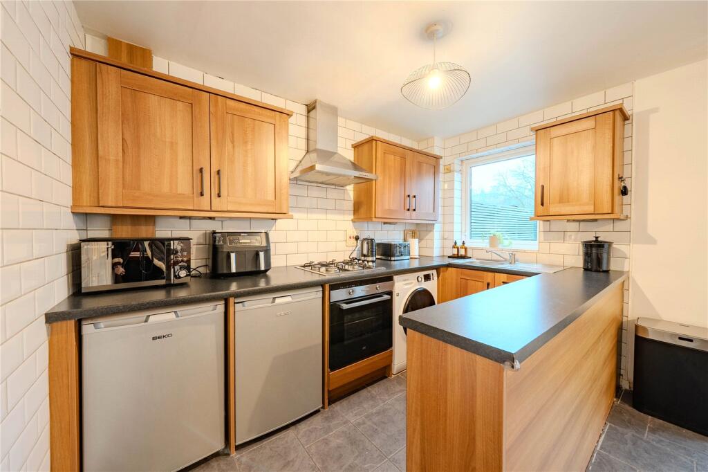 Eltham Drive, Leeds photo 3