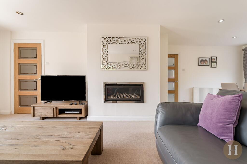 House in Birmingham, West Midlands - More