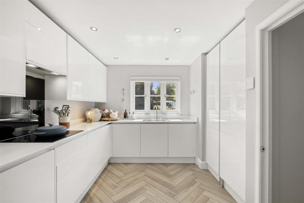 Main image of property: Hurlingham Square, Fulham