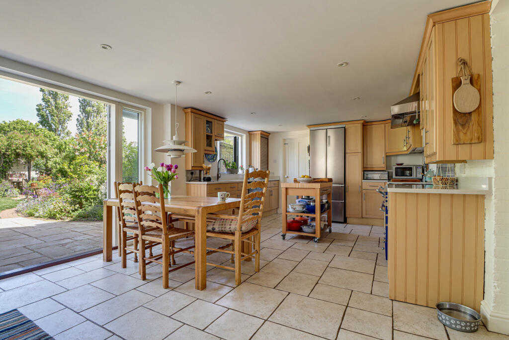 House in North Hertfordshire, Kimpton - More