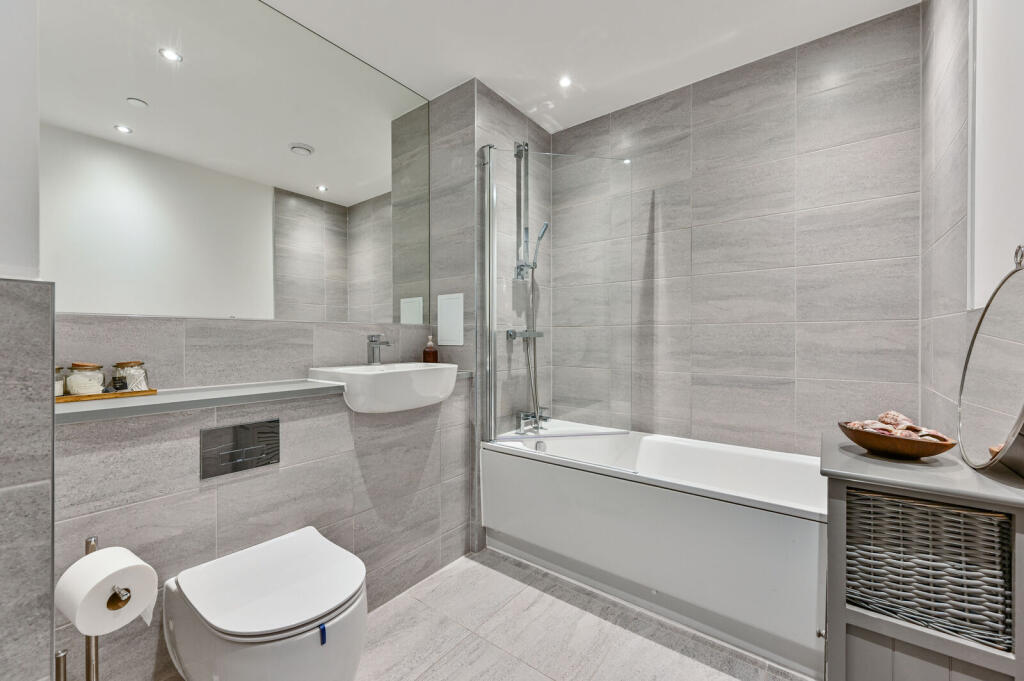 Apartment in London - View 5