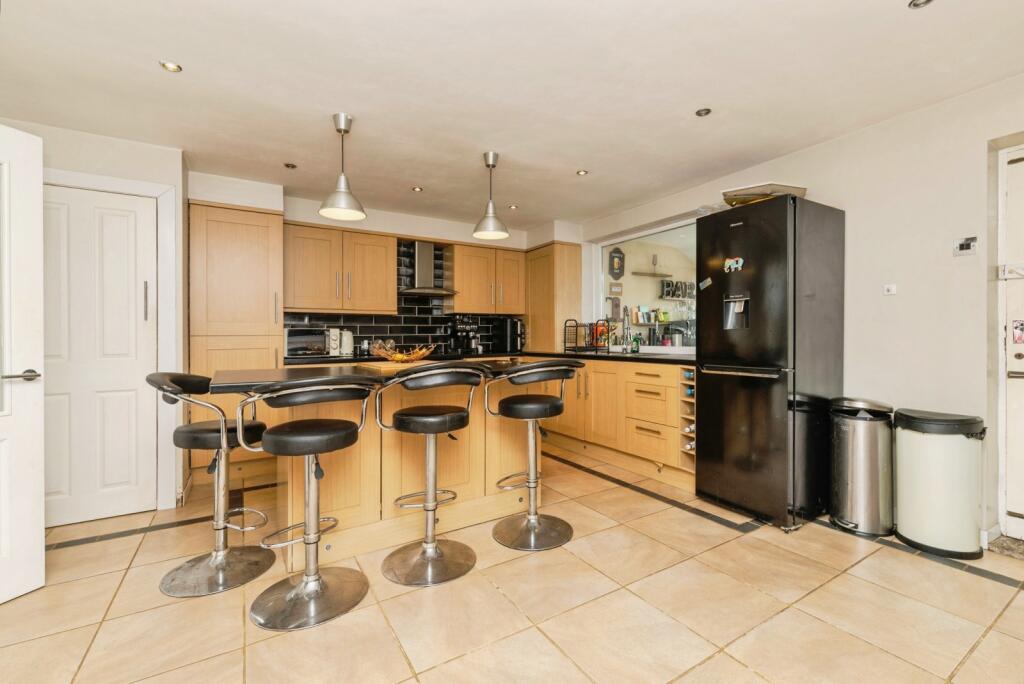 House in Houghton-le-Spring, Lambton, Woodstone Village - More