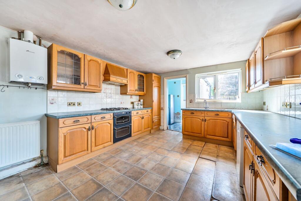 House in Luton - More