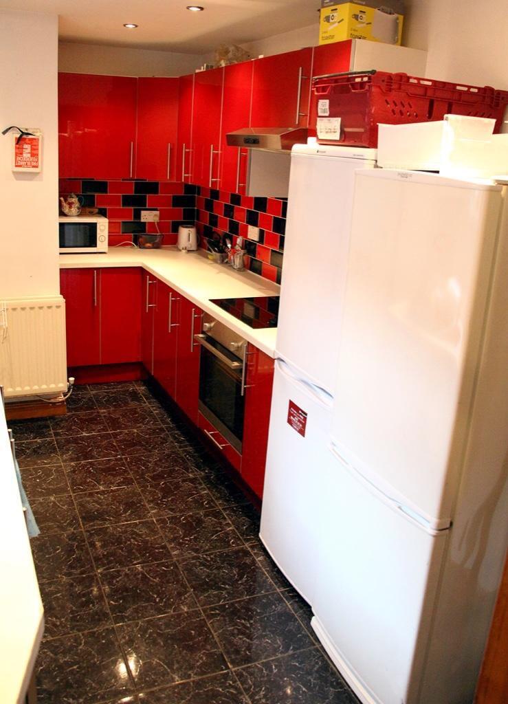 7 bedroom terraced house for rent