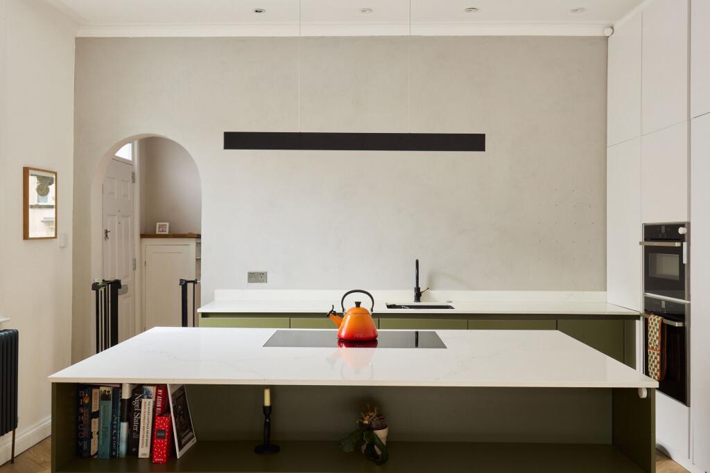 House in Bristol, St Agnes, Montpelier - More