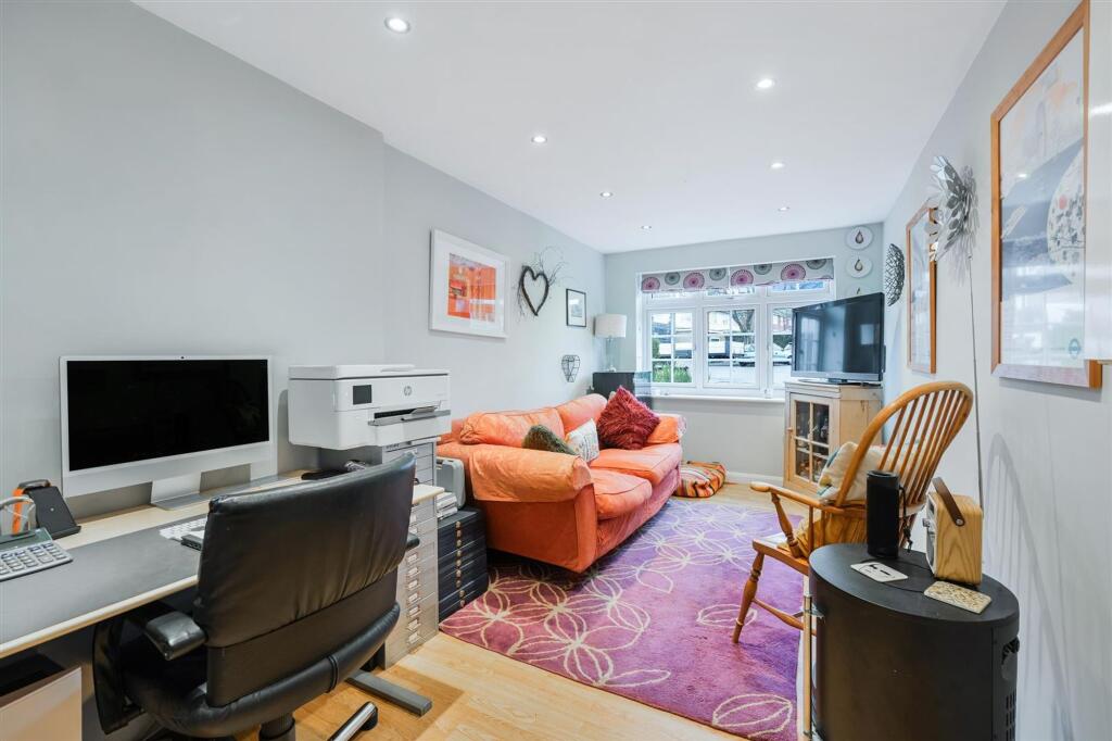 House in Kingston upon Thames - View 4