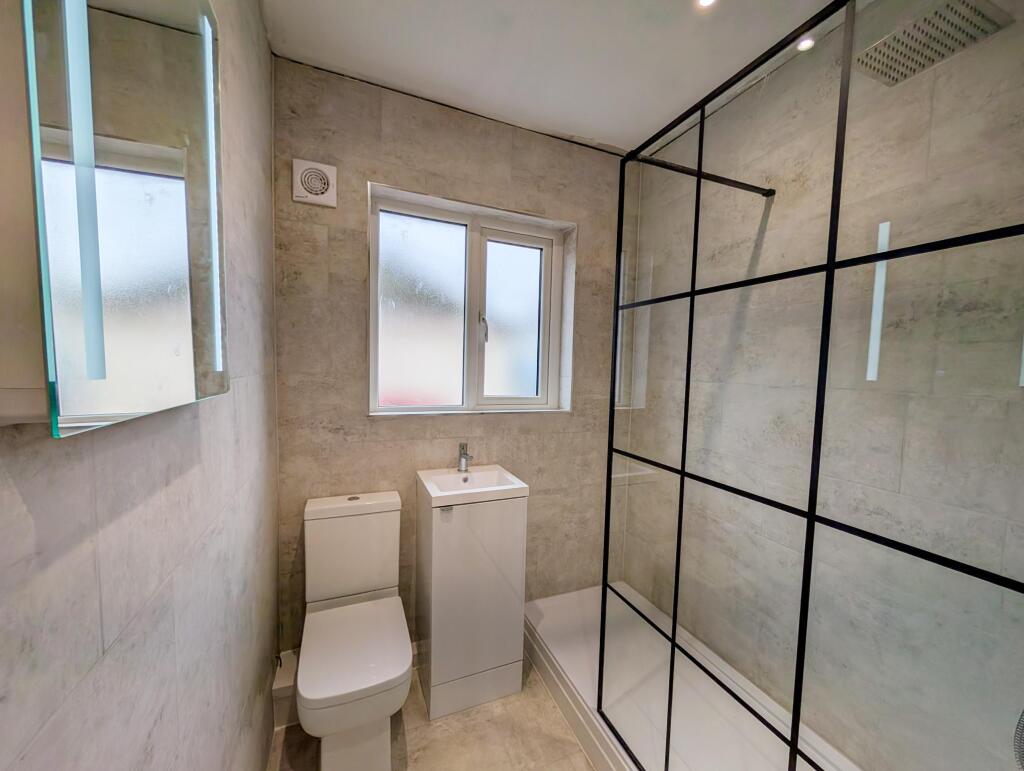 House in Porthcawl, Nottage - More