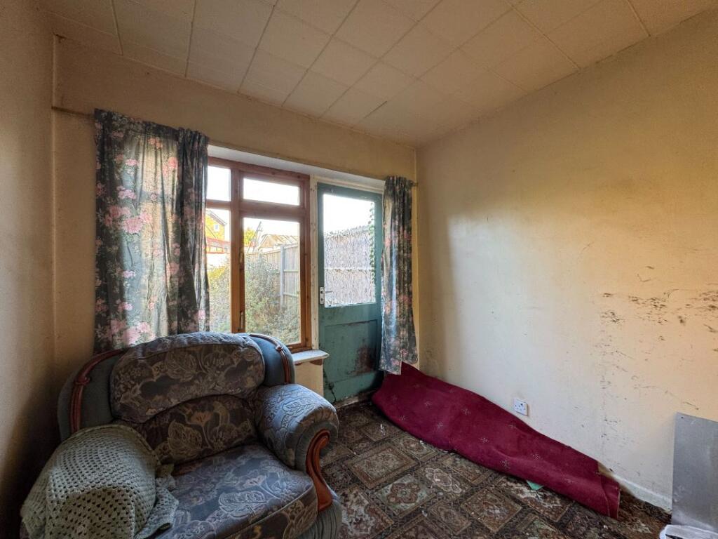 House in Newport - View 4
