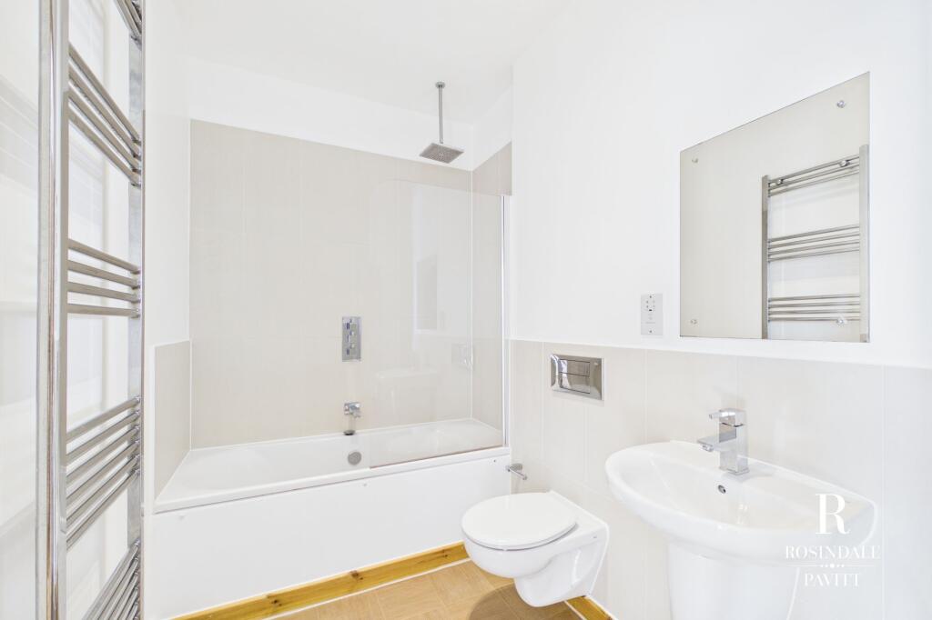 Apartment in Sutton - More