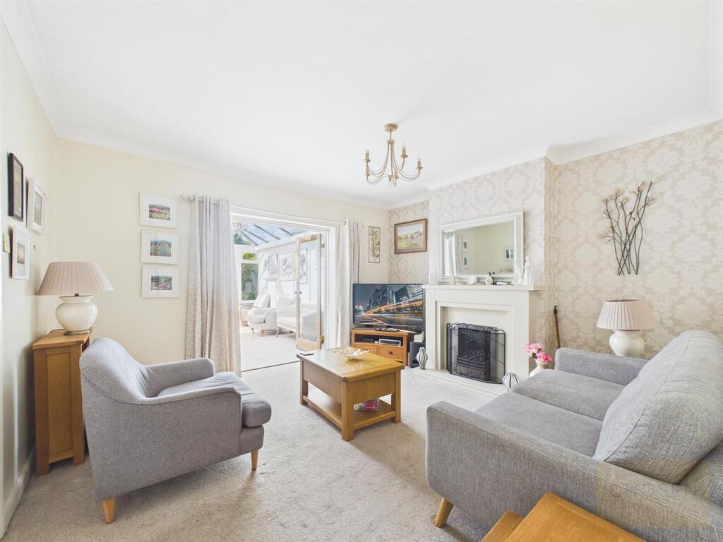 House in Gloucester - View 2