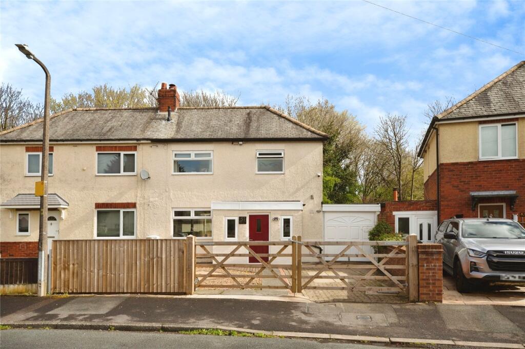 Main image of property: Farringdon Crescent, Preston, Lancashire, PR1