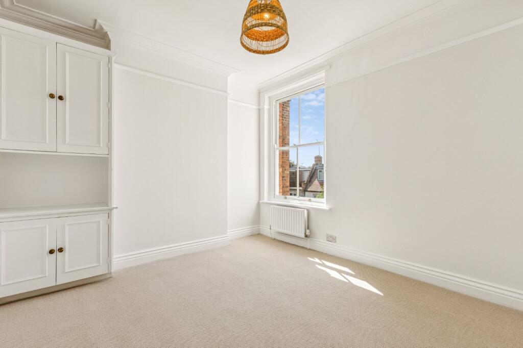 Apartment in London - More