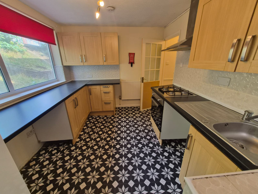 Apartment in Luton, Hart Hill - View 4