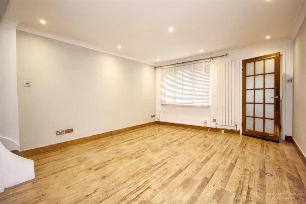 Brierley Place, Tilehurst, Reading photo 3