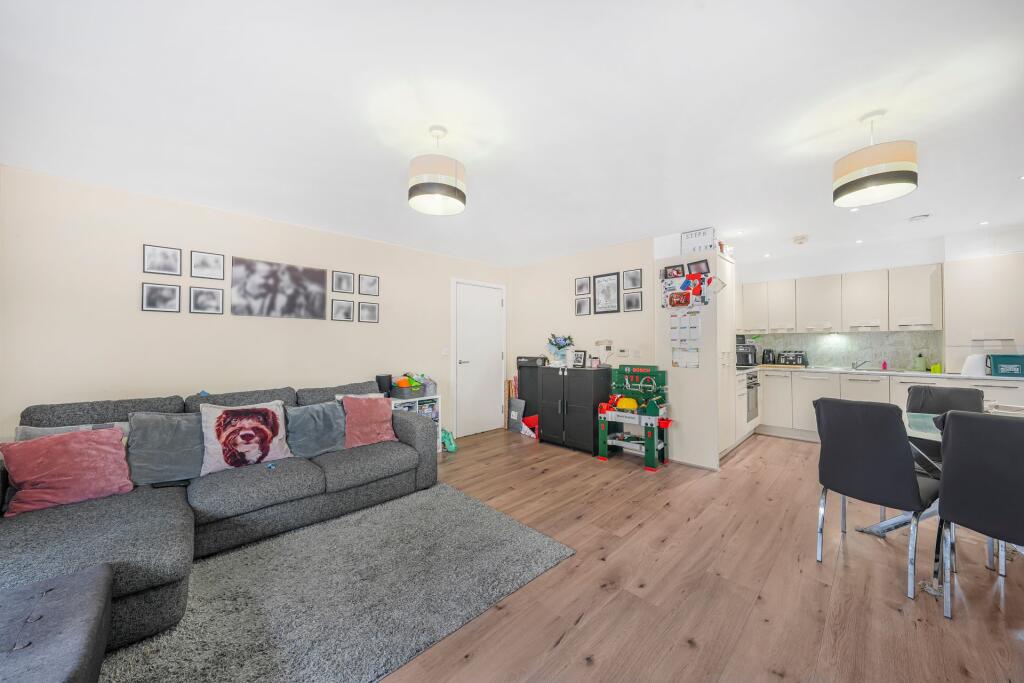 Apartment in Harlow, Newhall - View 4