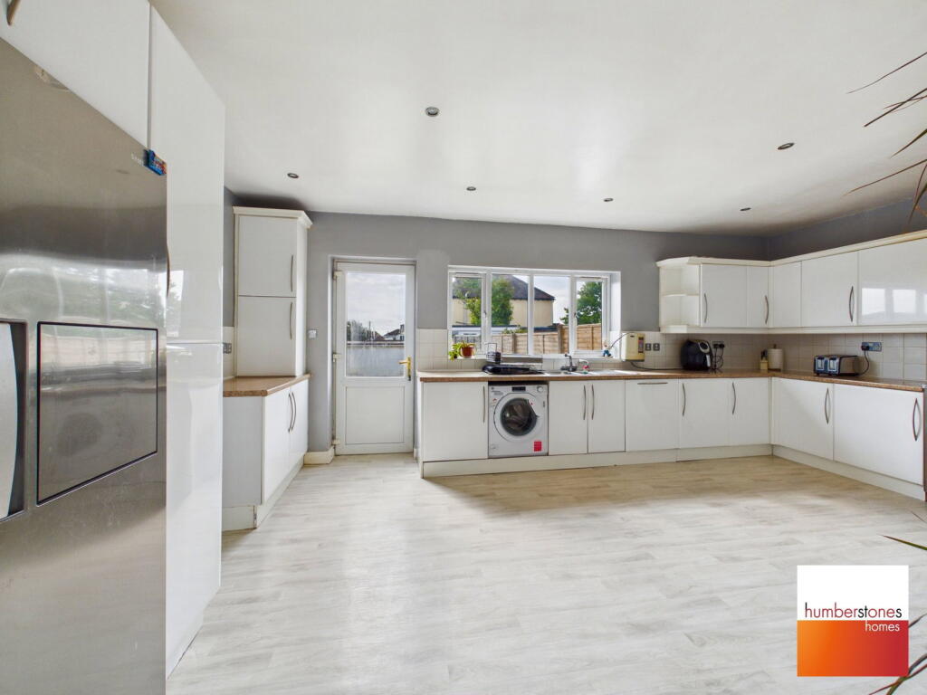 House in Sandwell, West Midlands - More