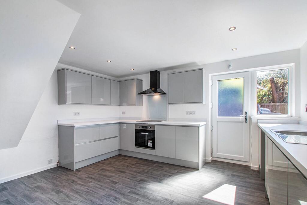 Daffil Avenue, Churwell, Morley, Leeds, LS27 photo 2