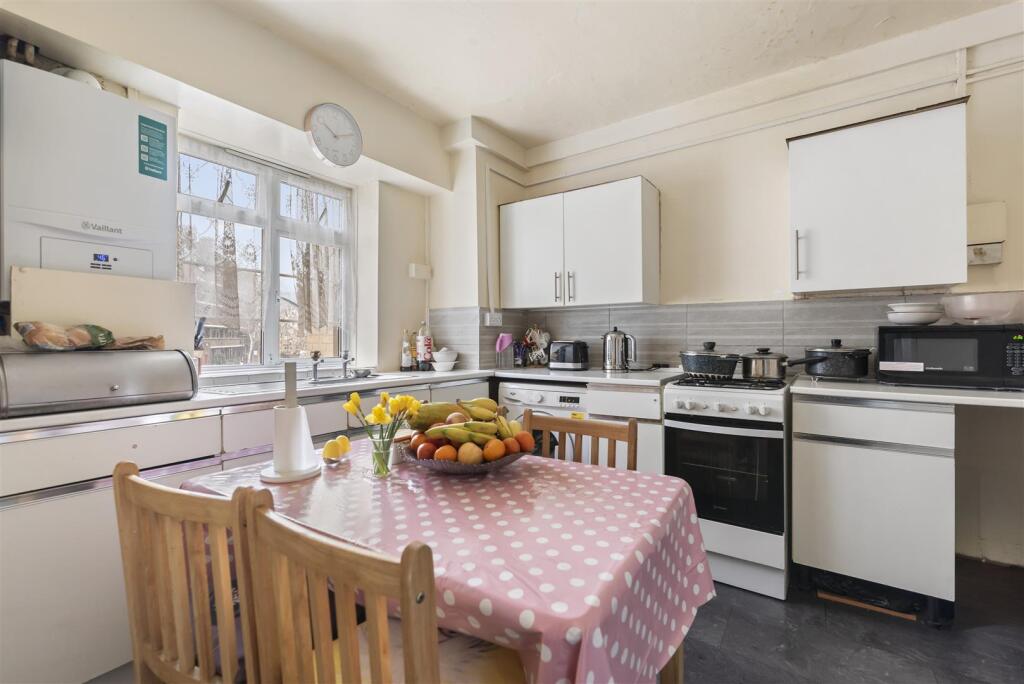 Church Street Estate, NW8 photo 3