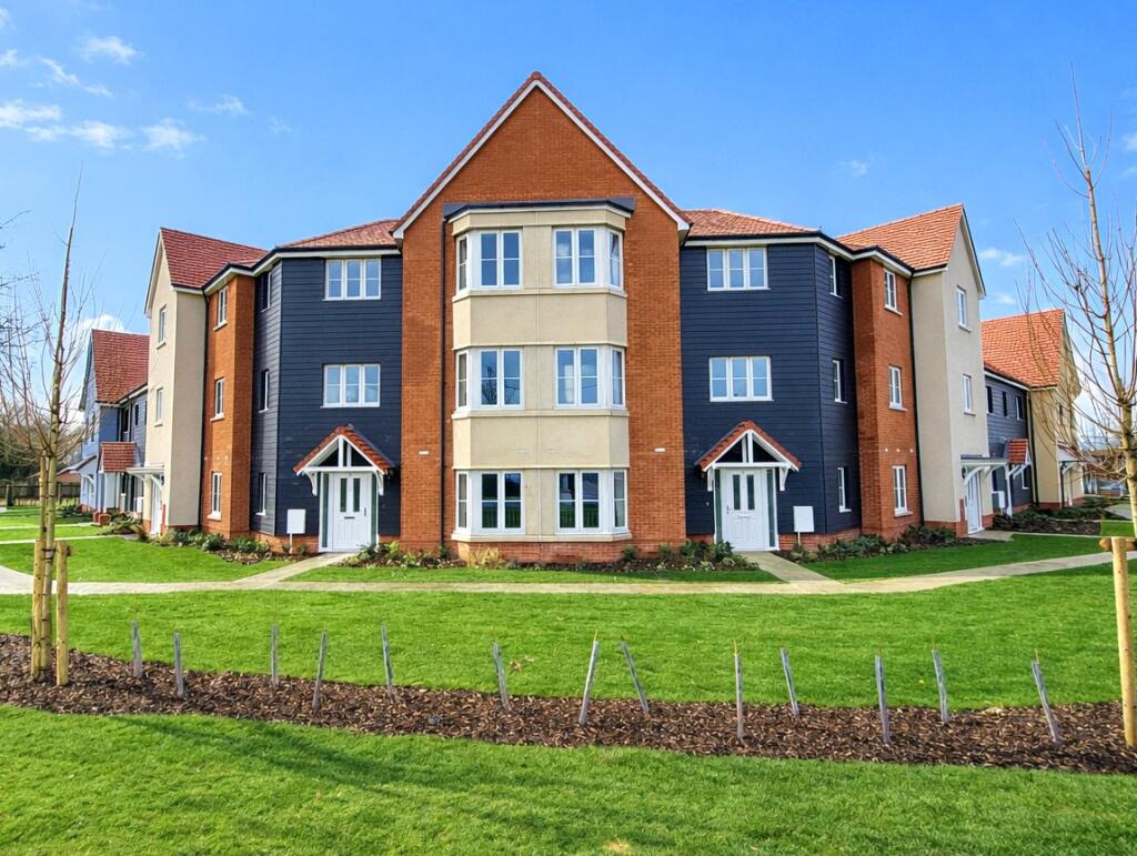 1-bed flat on Trefoil House, Meadowsweet Way, Tiptree, £90,000