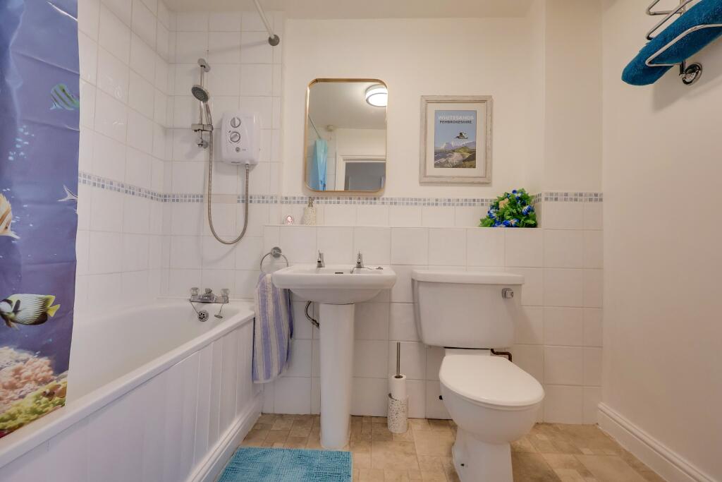 Mitchell Close, Woolston photo 4