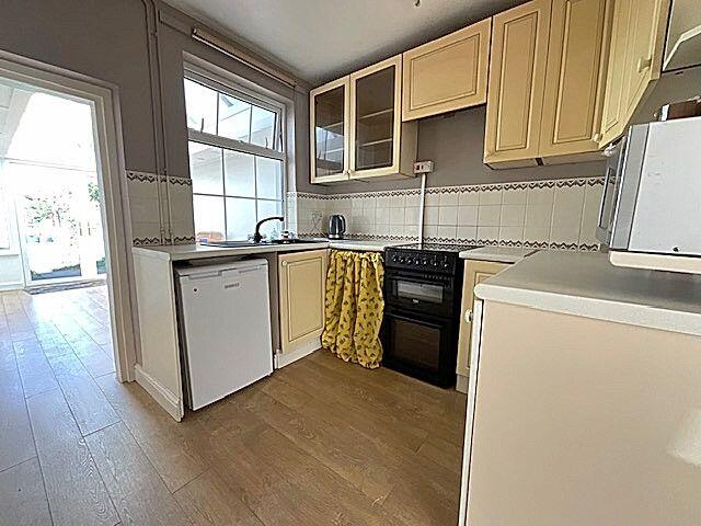 House in Dudley - View 5