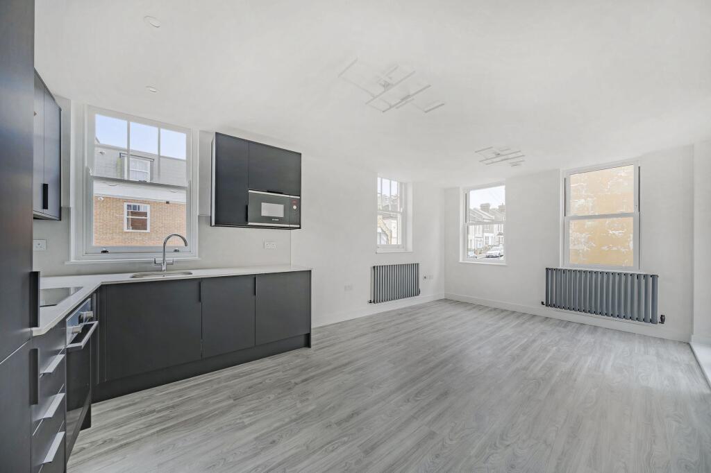 Apartment in London - View 2